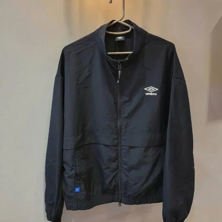 [SOLD OUT] 여성)엄브로 클래식 바람막이점퍼(90)