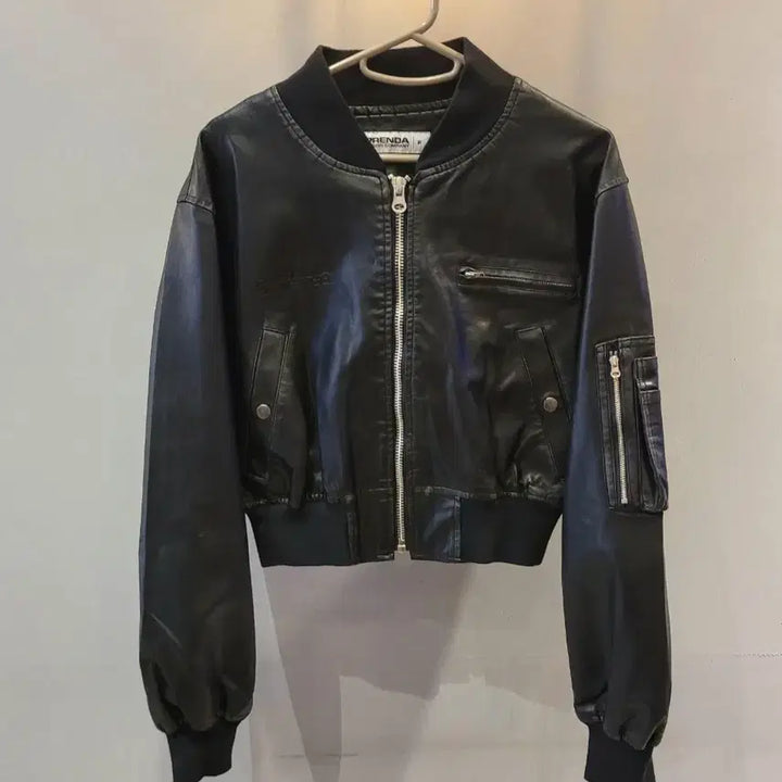 [SOLD OUT] 여성)블랙 레더 크롭 봄버 자켓(새상품 S)