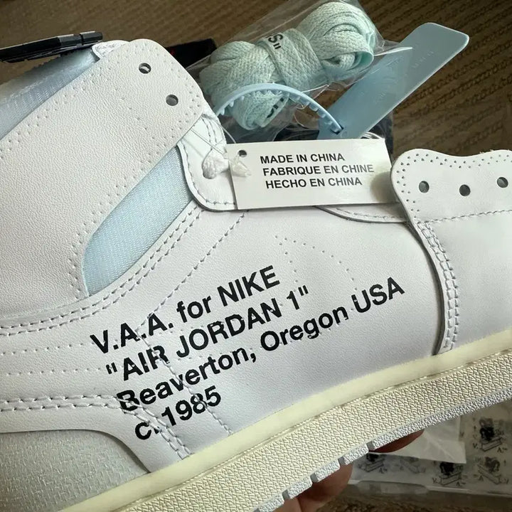 [BUNJANG] Nike Air Jordan 1 Virgil Abloh VAA Sneakers / 조던1 버질아블로 VAA 285