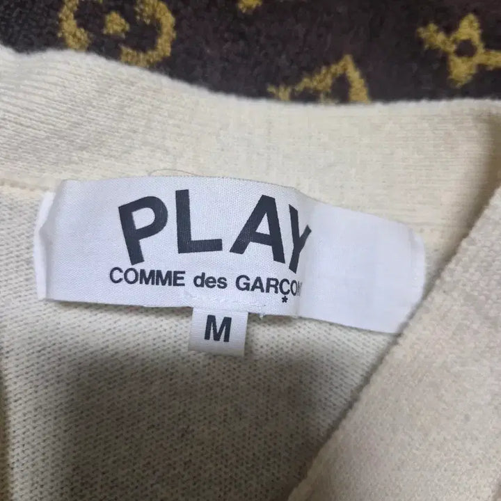 [BUNJANG] Comme des Garcons Play Ivory Cardigan / 꼼데가르송 플레이 가디건 아이보리 M