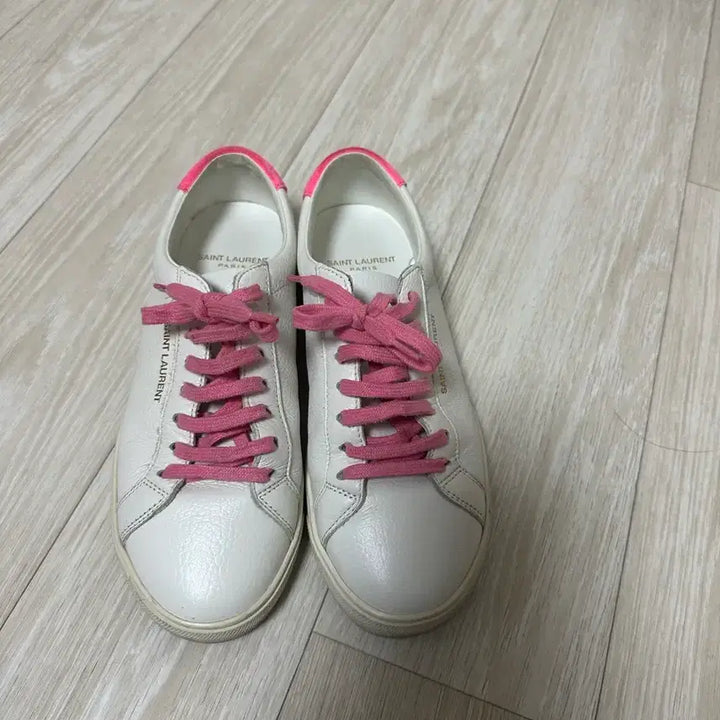 [BUNJANG] Saint Laurent White Sneakers with Pink Accents / 생로랑 화이트 스니커즈 핑크 포인트 36.5