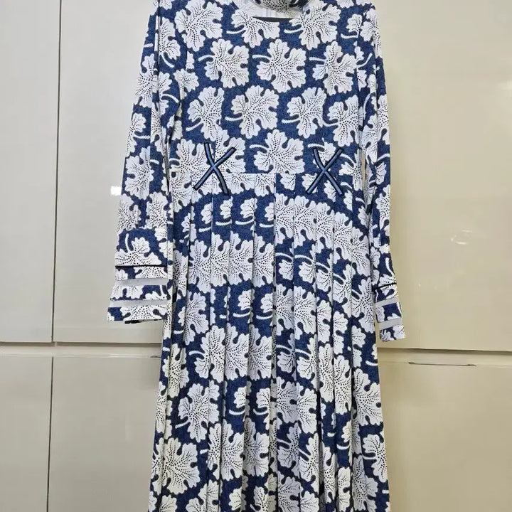 [BUNJANG] Floral Pattern Long Dress / 플라워 패턴 롱 원피스 네이비/화이트