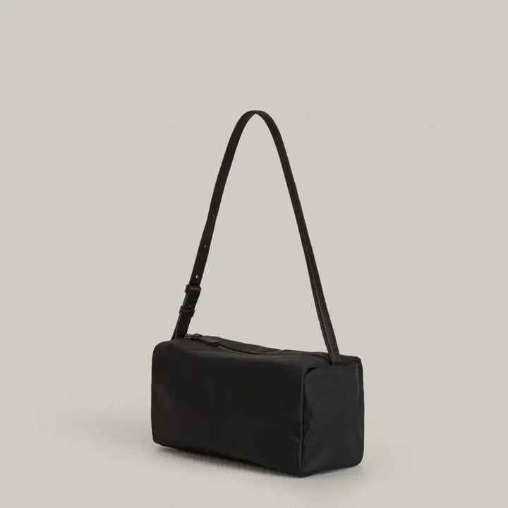[SOLD OUT] 파사드패턴 이지 캐빈백 미디엄 블랙