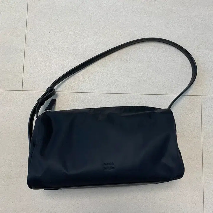 [SOLD OUT] 파사드패턴 이지 캐빈백 미디엄 블랙