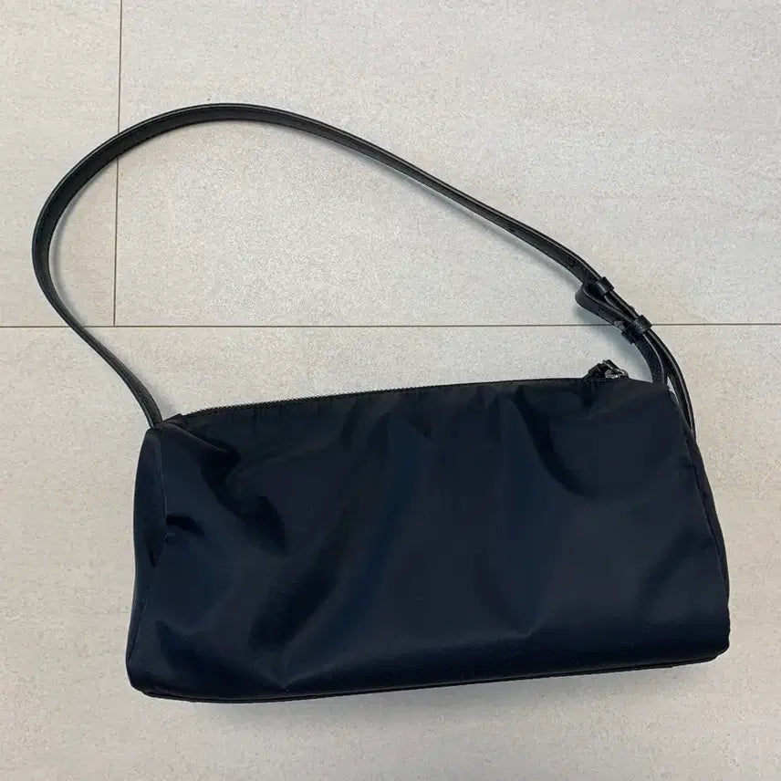 [SOLD OUT] 파사드패턴 이지 캐빈백 미디엄 블랙