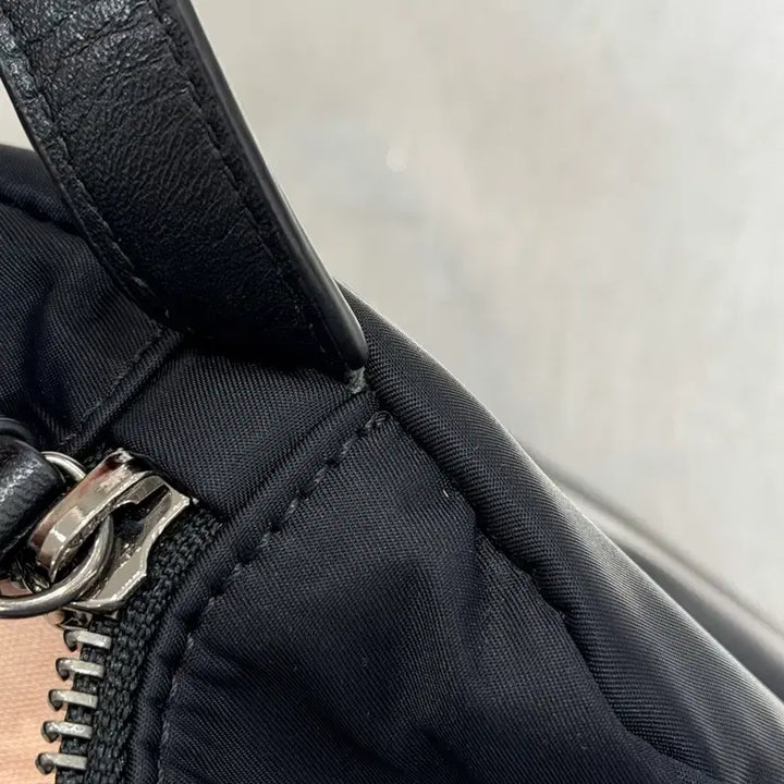 [SOLD OUT] 파사드패턴 이지 캐빈백 미디엄 블랙
