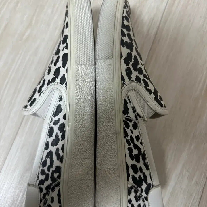 [BUNJANG] Saint Laurent Babycat Slip-on Sneakers / 생로랑 베이비캣 슬립온 스니커즈 36.5