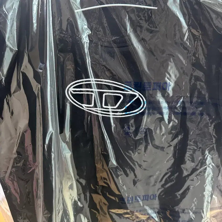 [SOLD OUT] 디젤 피카부 로고 반팔티 블랙 여성 m