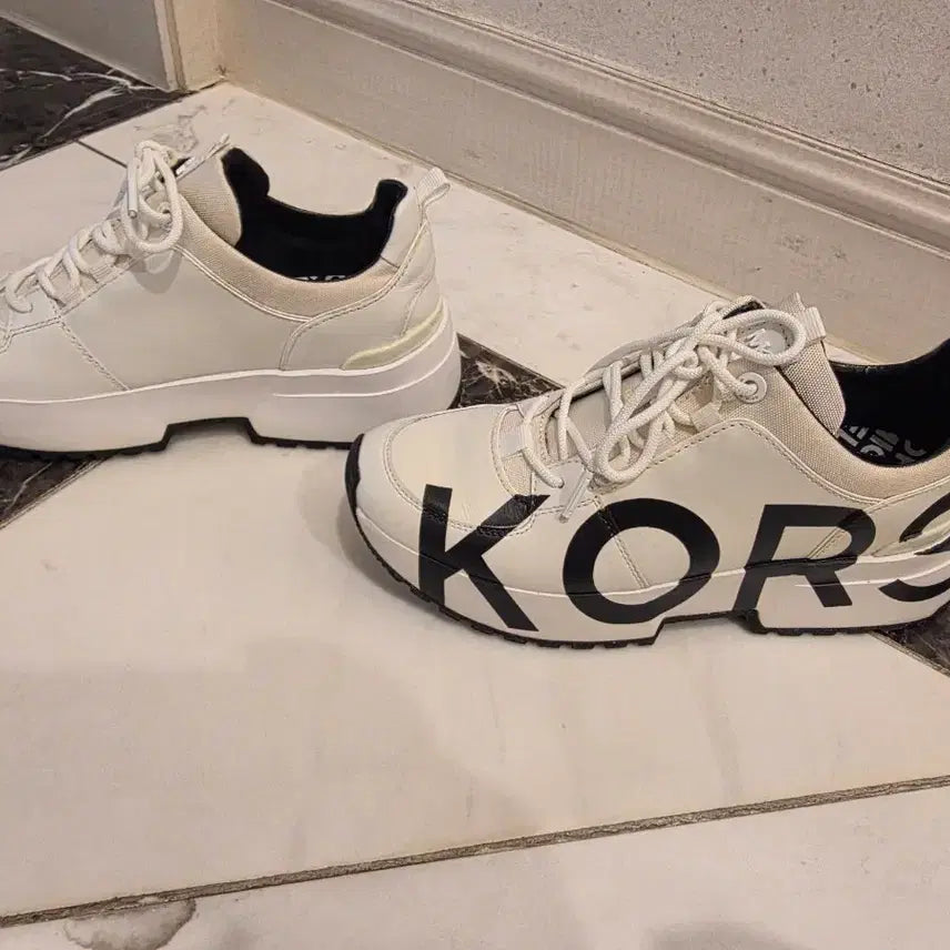 [BUNJANG] Michael Kors Cosmo Trainer Sneakers / 마이클코어스 코스모 트레이너 245mm