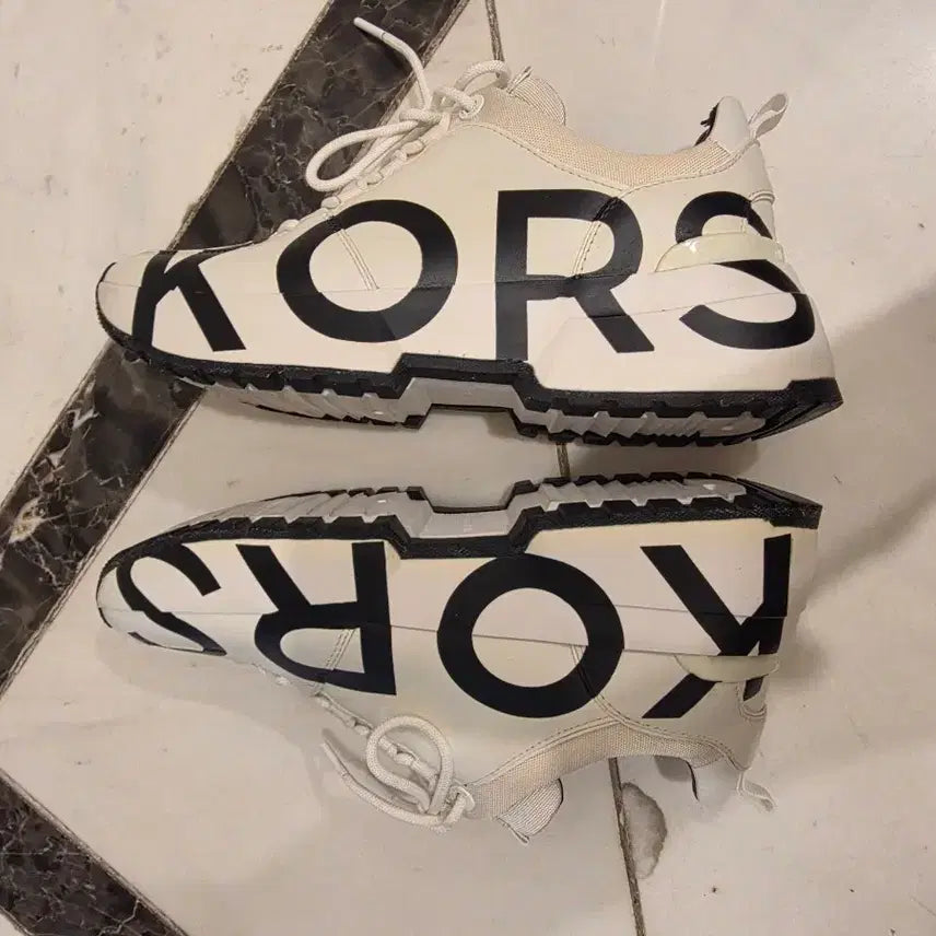 [BUNJANG] Michael Kors Cosmo Trainer Sneakers / 마이클코어스 코스모 트레이너 245mm