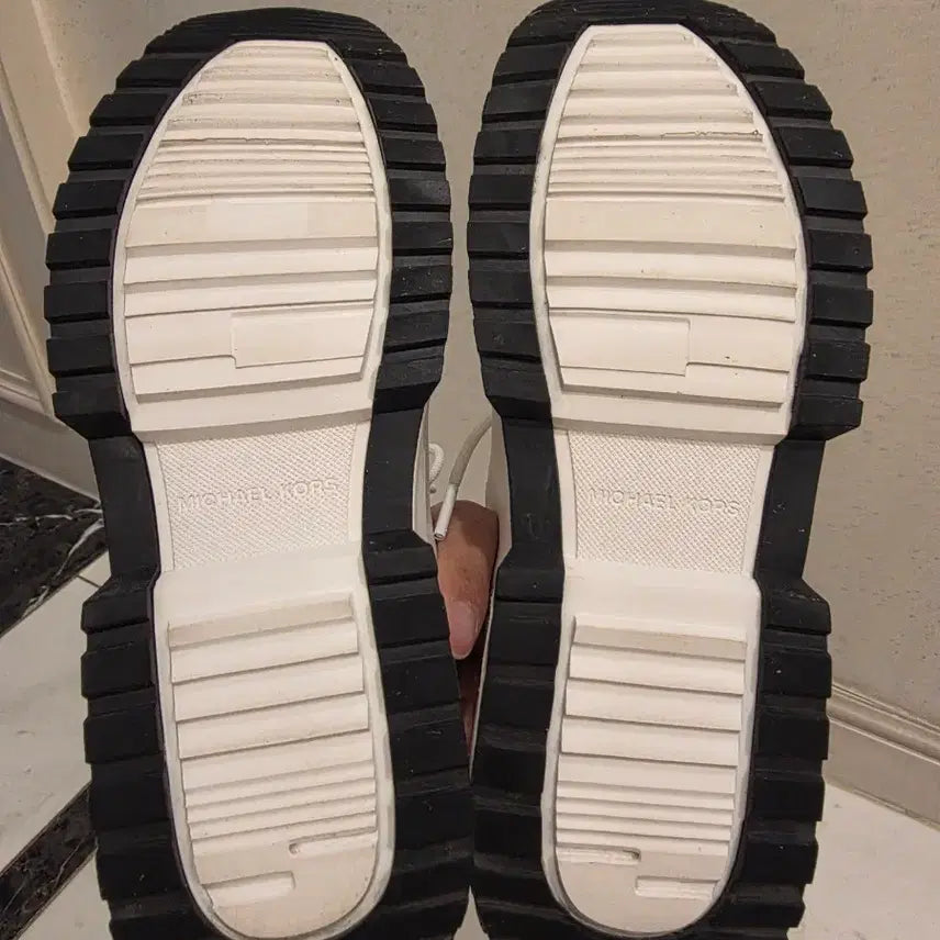 [BUNJANG] Michael Kors Cosmo Trainer Sneakers / 마이클코어스 코스모 트레이너 245mm