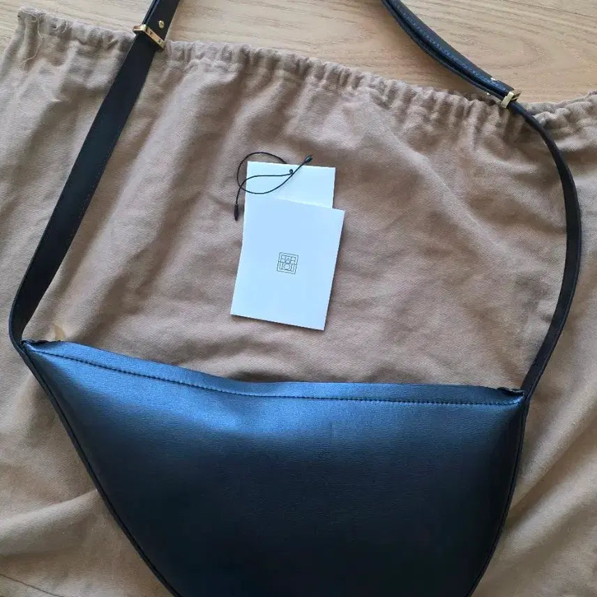 [BUNJANG] Toteme Scoop Hobo Bag / 토템 스쿱 호보백