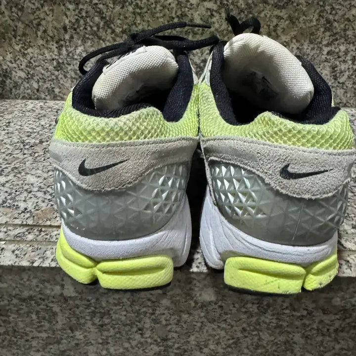 [BUNJANG] Nike Zoom Vomero 5 Volt Fluorescent (265mm) / 나이키 줌 보메로5 볼트 265 형광