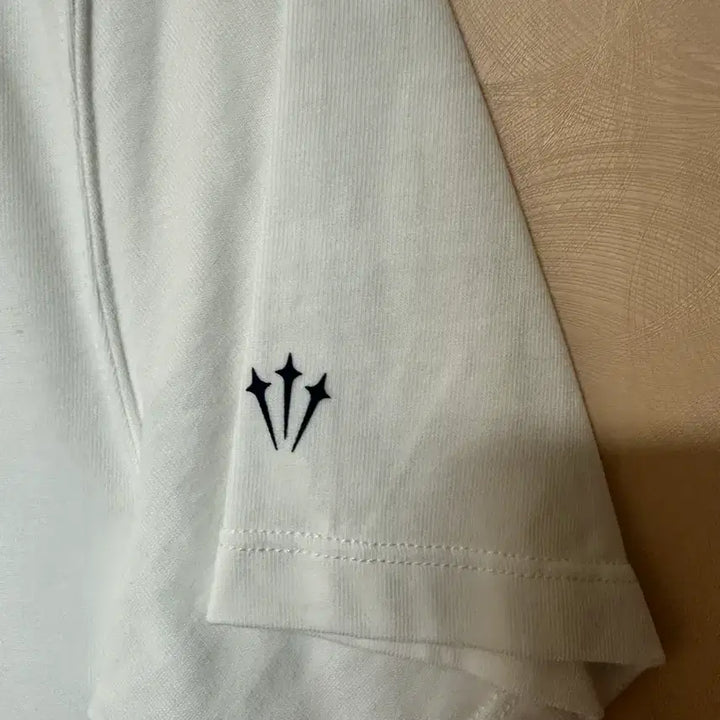 [BUNJANG] Nike x Drake NOCTA Cardinal Stock Essential T-shirt / M) 나이키 x 드레이크 녹타 카디널 스탁 에센셜 티셔츠 화이트 - 아시