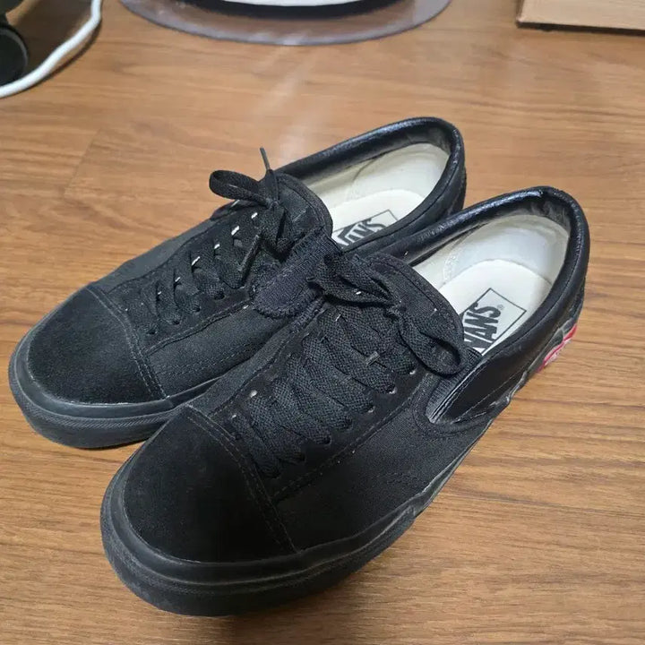[BUNJANG] Vans Slip-On Black &amp; White - Size 265 (Bundle Set) / [265] 반스 슬립온 블랙 화이트 2족 일괄