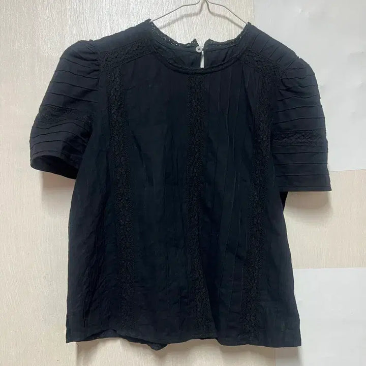 [BUNJANG] Add2 Lace Detail Black Blouse / 애드투 레이스 디테일 퍼프 블랙 블라우스 자체제작 제품 단스