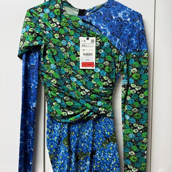 [BUNJANG] ZARA Flower Shirring Top XS / 새상품] ZARA 플라워 셔링 탑 XS