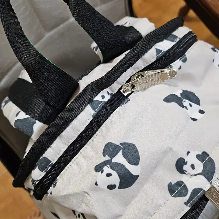 [BUNJANG] LeSportsac Panda Backpack / 새제품)레스포삭 판다 백팩