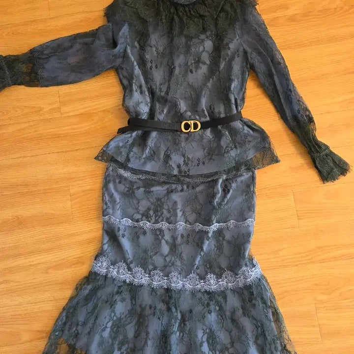 [BUNJANG] IT MICHAA Lace Skirt Blouse Set / 잇미샤 레이스 치마 블라우스 셋업