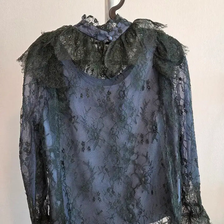 [BUNJANG] IT MICHAA Lace Skirt Blouse Set / 잇미샤 레이스 치마 블라우스 셋업