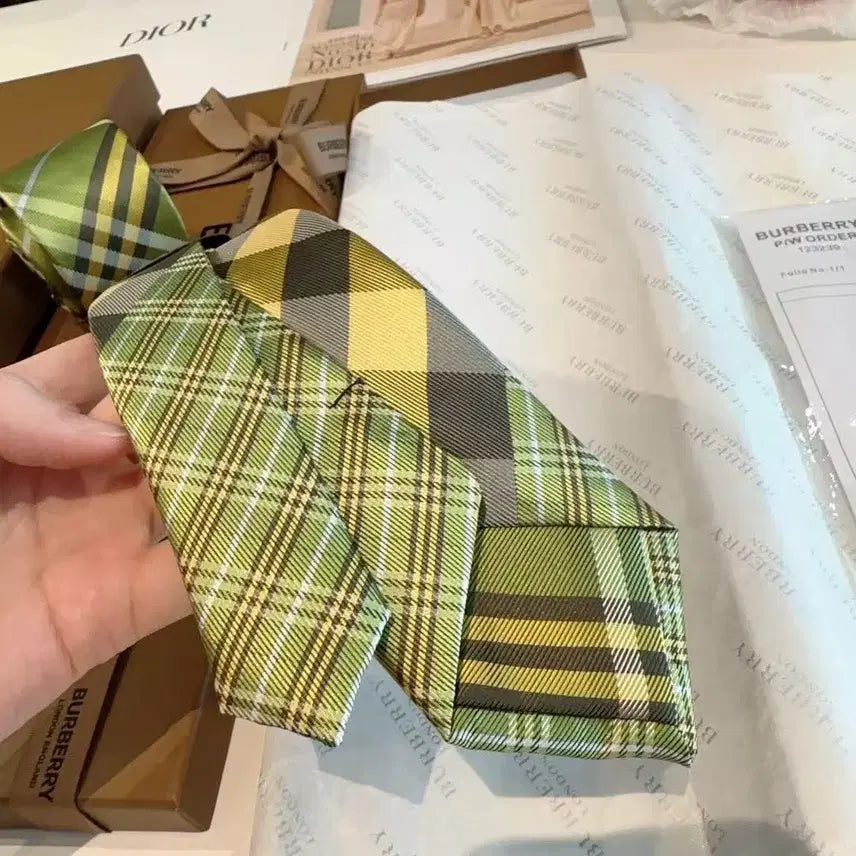 [SOLD OUT] 버버리 초록색 남성 넥타이