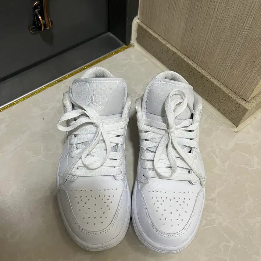 [SOLD OUT] 조던1 화이트 220