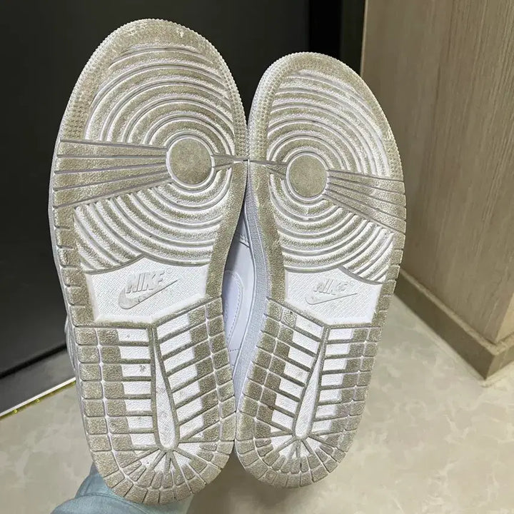 [SOLD OUT] 조던1 화이트 220
