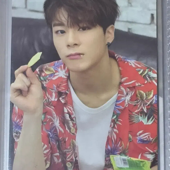 [BUNJANG] Astro Moonbin Summer Vibes Photocard Set / 아스트로 문빈 Summer Vibes 앨범 포카 2장