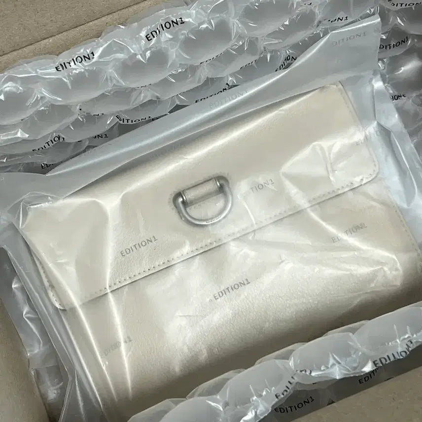 [BUNJANG] Burberry D-Ring Leather Clutch Set / 버버리 D링 레더 클러치 세트