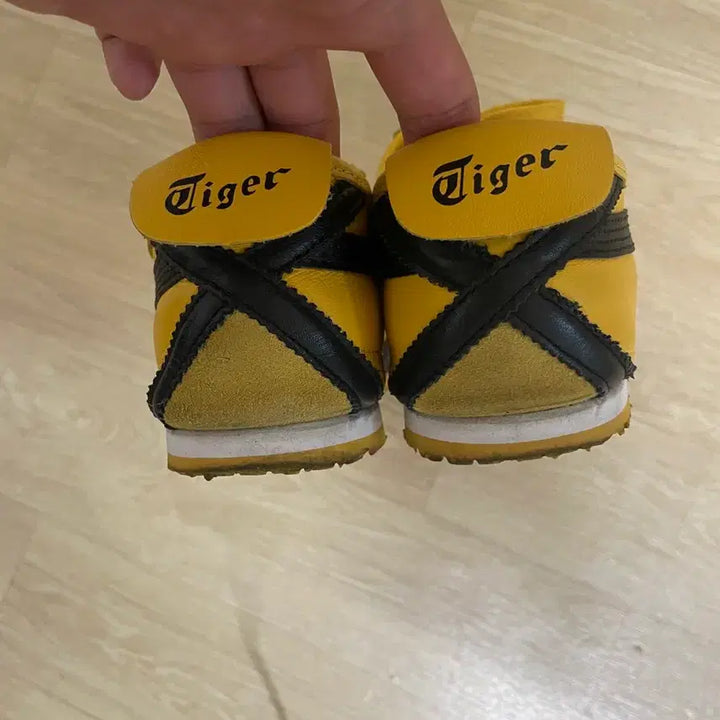 [BUNJANG] Onitsuka Tiger Mexico 66 Yellow Black Sneakers / 오니츠카타이거 멕시코66 옐로우 블랙 스니커즈