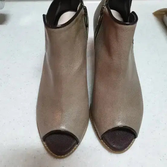 [BUNJANG] Gose Beige Open Toe Heels / 고세 베이지 오픈토 구두235-240