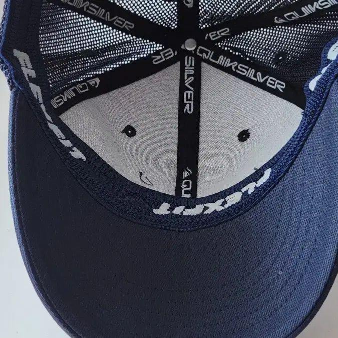 [SOLD OUT] 미사용 퀵실버 써핑 메쉬캡 네이비 모자