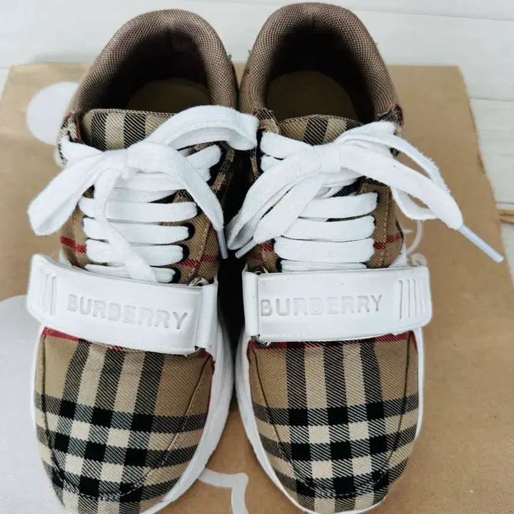 [BUNJANG] Burberry Check Pattern Sneakers / 버버리 체크 패턴 스니커즈 운동화
