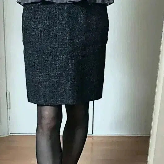 [BUNJANG] Blouse and Skirt Set with Stockings / 블라우스 &amp;스커트 세트&amp; 스타킹