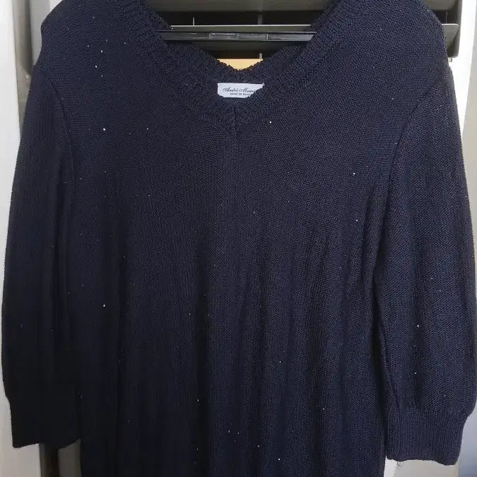 [SOLD OUT] Andre Maurice 브이넥 니트 5부 블랙  안드레모리스