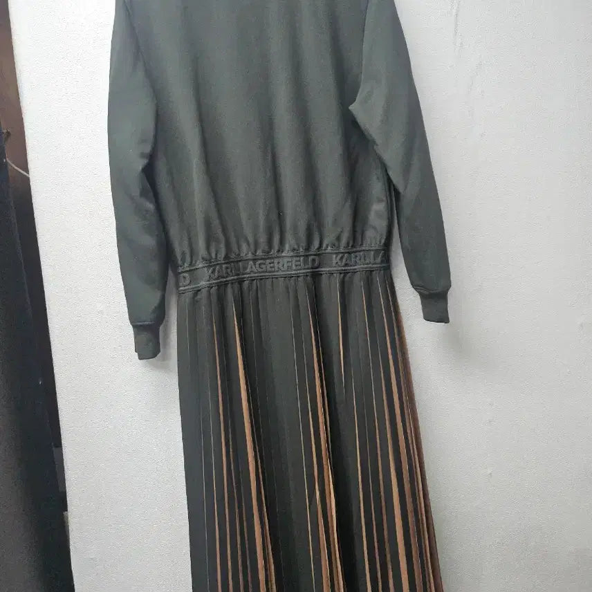 [BUNJANG] Karl Lagerfeld Pleated Long Dress / 칼 라거펠트  점퍼 플리츠 롱 원피스  55