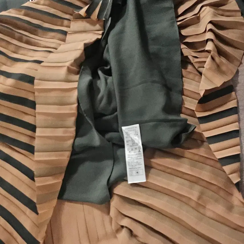 [BUNJANG] Karl Lagerfeld Pleated Long Dress / 칼 라거펠트  점퍼 플리츠 롱 원피스  55