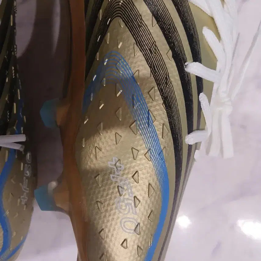 [BUNJANG] Adidas Futsal and Soccer Shoes / 아디다스 풋살화,축구화 판매합니다.