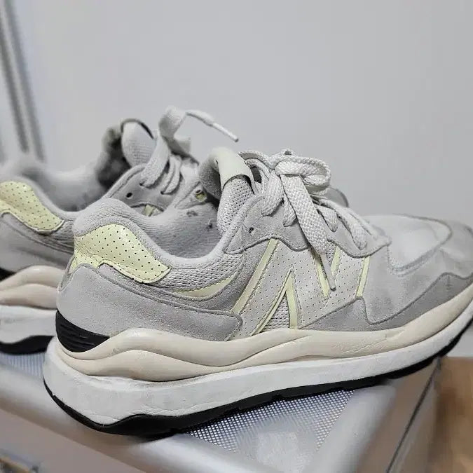 [BUNJANG] New Balance 5740 Gold Aspen Sneakers 260 / 뉴발란스 5740 골드아스펜 260