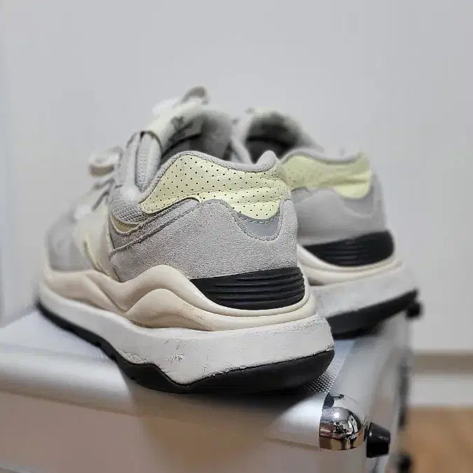 [BUNJANG] New Balance 5740 Gold Aspen Sneakers 260 / 뉴발란스 5740 골드아스펜 260