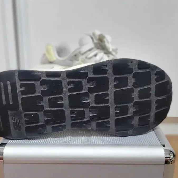 [BUNJANG] New Balance 5740 Gold Aspen Sneakers 260 / 뉴발란스 5740 골드아스펜 260