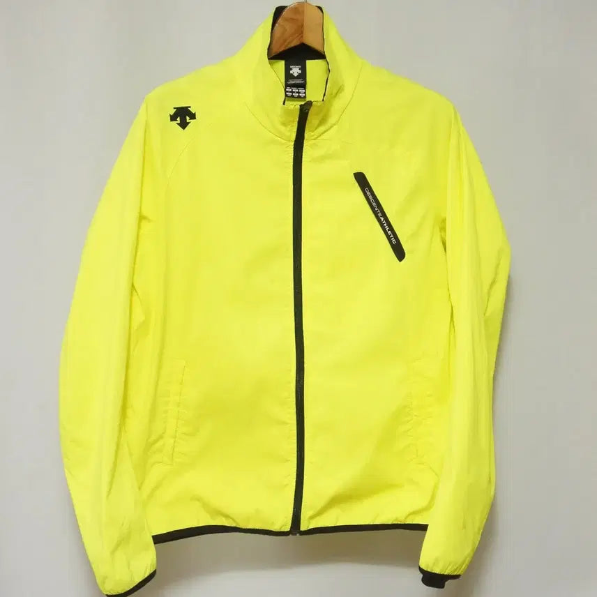 [SOLD OUT] 데상트 형광그린 바람막이 점퍼 남성100