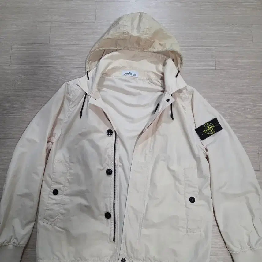 [SOLD OUT] [2회착/백화점판] 스톤아일랜드 마이크로렙스 후드 바람막이
