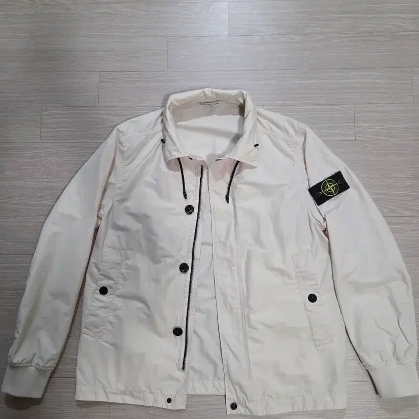 [SOLD OUT] [2회착/백화점판] 스톤아일랜드 마이크로렙스 후드 바람막이