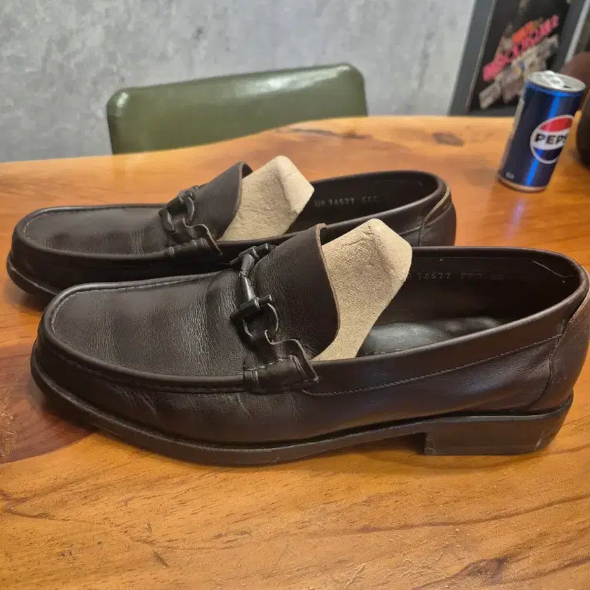 [BUNJANG] Salvatore Ferragamo Gancini Loafers Brown / 페라가모 간치니 로퍼 브라운