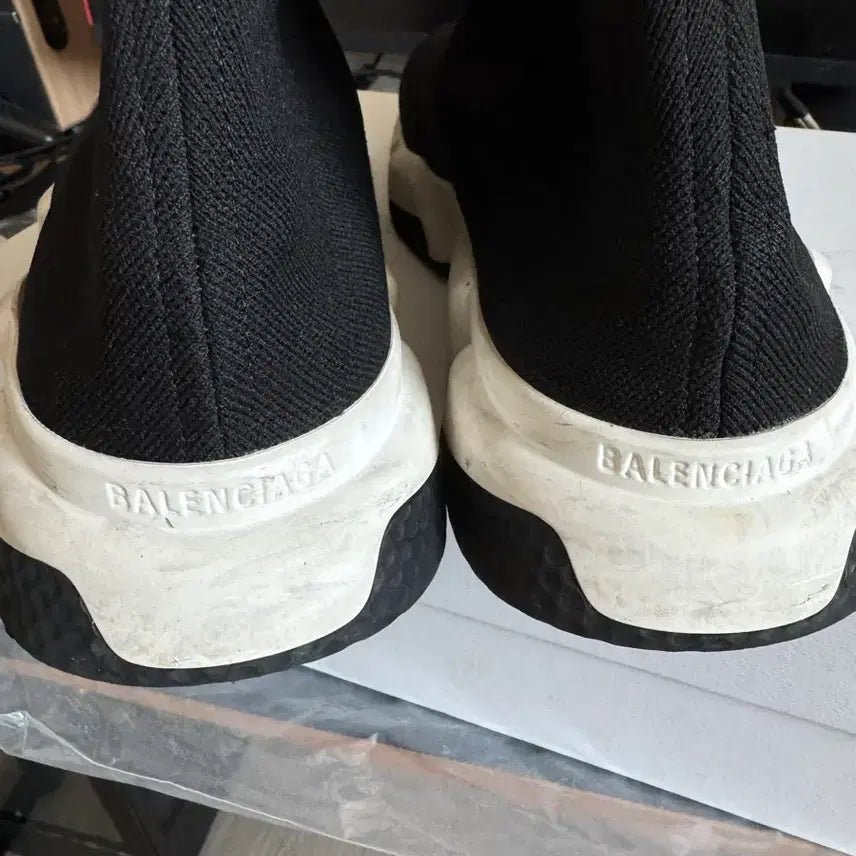 [BUNJANG] Balenciaga Speedrunner 43 Sneakers / 발렌시아가 스피드러너 43