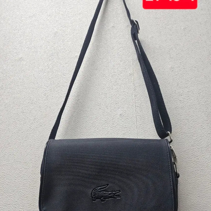 [BUNJANG] Lacoste Navy Crossbody Bag / 라코스테 네이비  크로스백