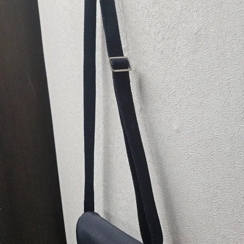 [BUNJANG] Lacoste Navy Crossbody Bag / 라코스테 네이비  크로스백