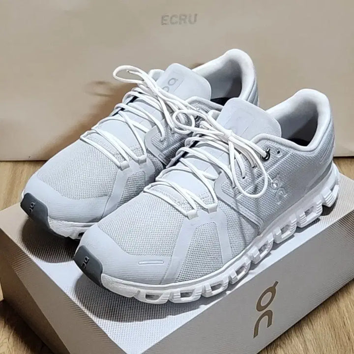 [BUNJANG] OnRunning Cloud 6 Glacier White Running Shoes / 온러닝 280 클라우드 6 글레이시어 화이트
