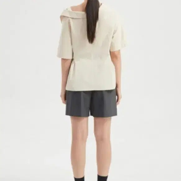 [BUNJANG] Lucky Chouette Asymmetrical Short Sleeve Blouse / 럭키슈에뜨 언발란스 반팔 블라우스
